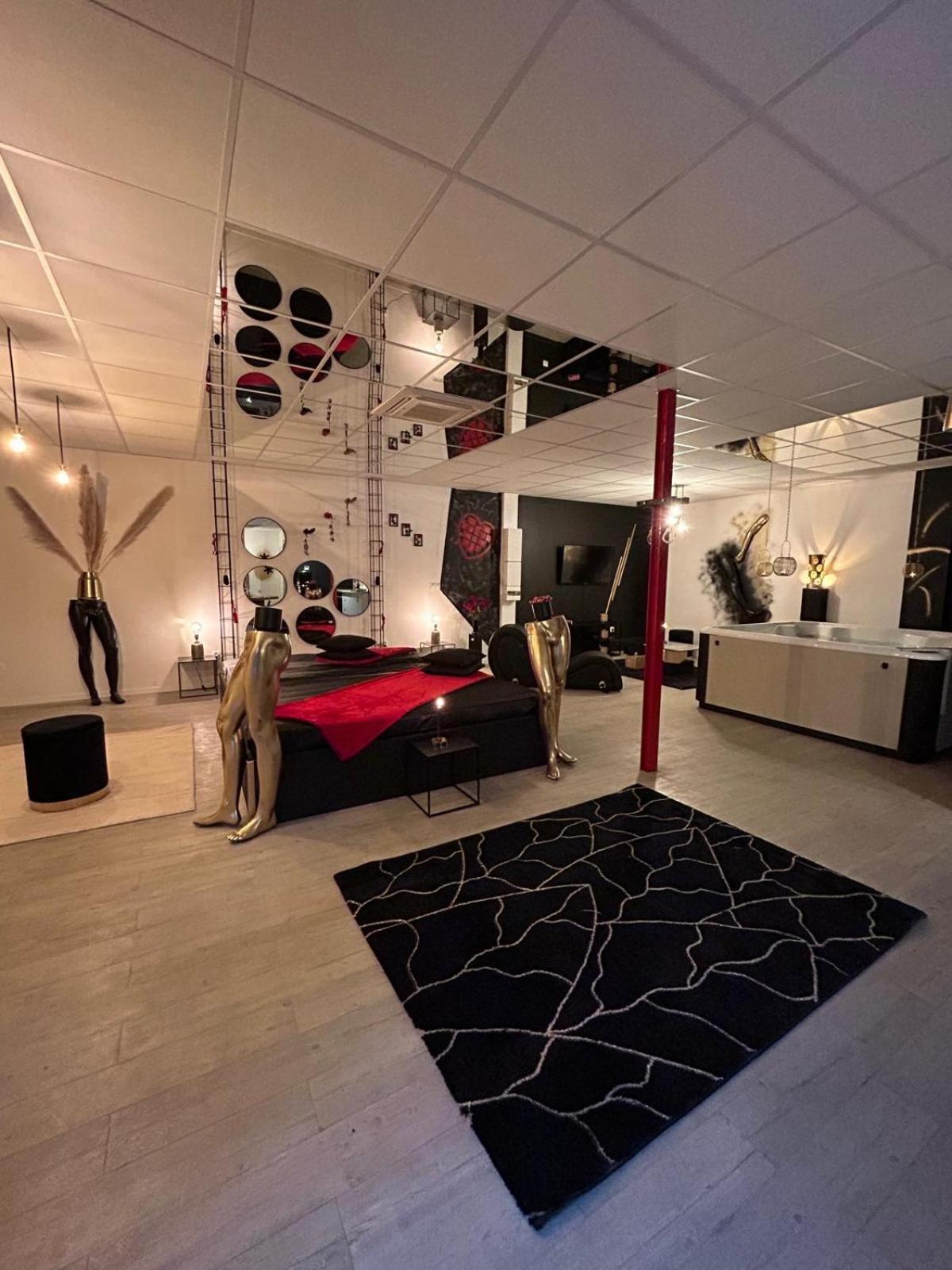 L'Escapade Sensuelle - La Love Room D'Épernay Buitenkant foto